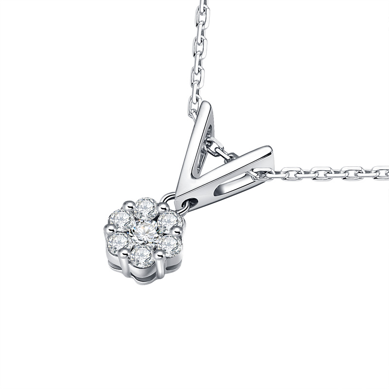 18k金(jīn)鑽石吊墜女(nǚ)項鏈專櫃正品50分鑽效果6圍1群鑲套鏈